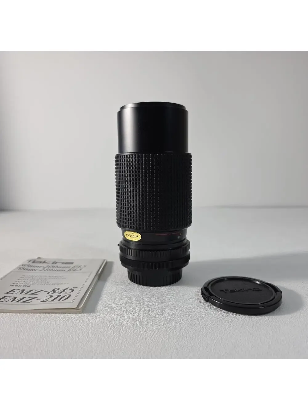 Tokina RMC EMZ 70-210mm f/4.5 Manual Zoom Telephoto Lens W/Caps & Manual